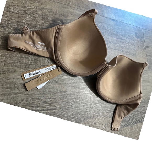SKIMS Fits Everybody T-Shirt Bra Clay Underwire 32DD  NWT - Picture 4 of 6